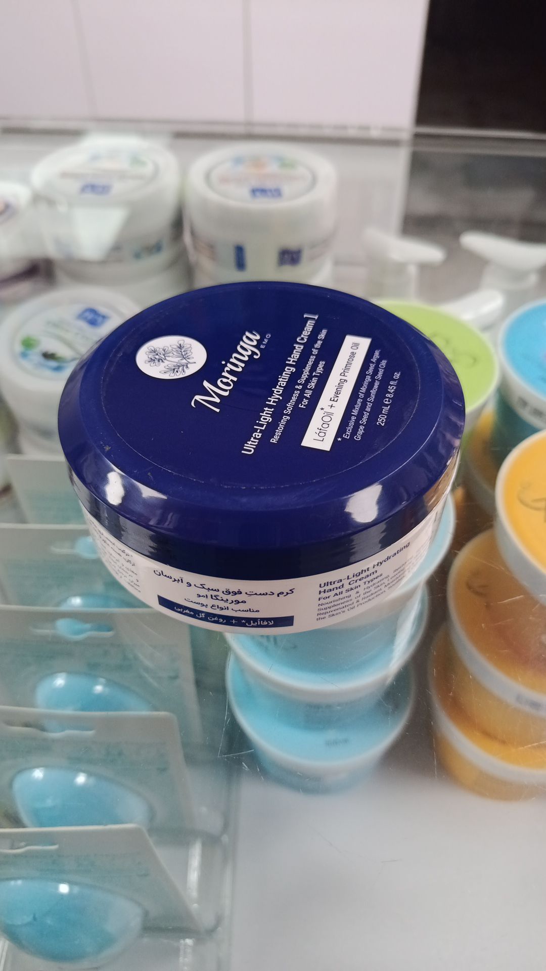 کرم دست فوق سبک و آبرسان  مورینگا اِمو مناسب انواع پوست  لافااُیل+روغن گل مغربی